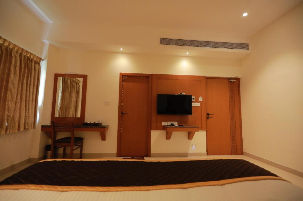 Hotel Ashok Palace Karur  Bagian luar foto
