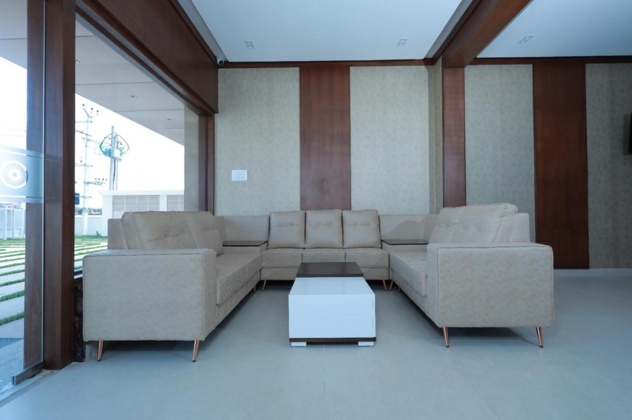 Hotel Ashok Palace Karur  Bagian luar foto