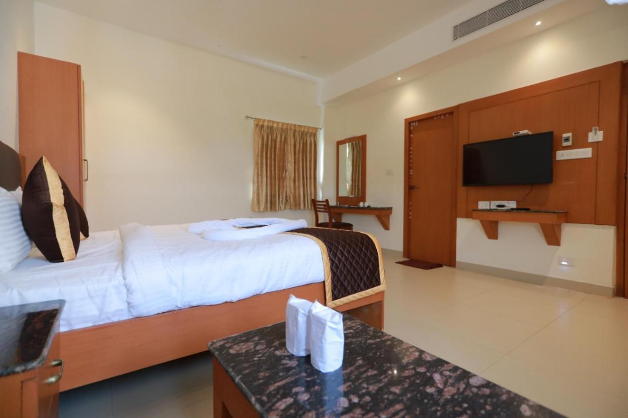 Hotel Ashok Palace Karur  Bagian luar foto