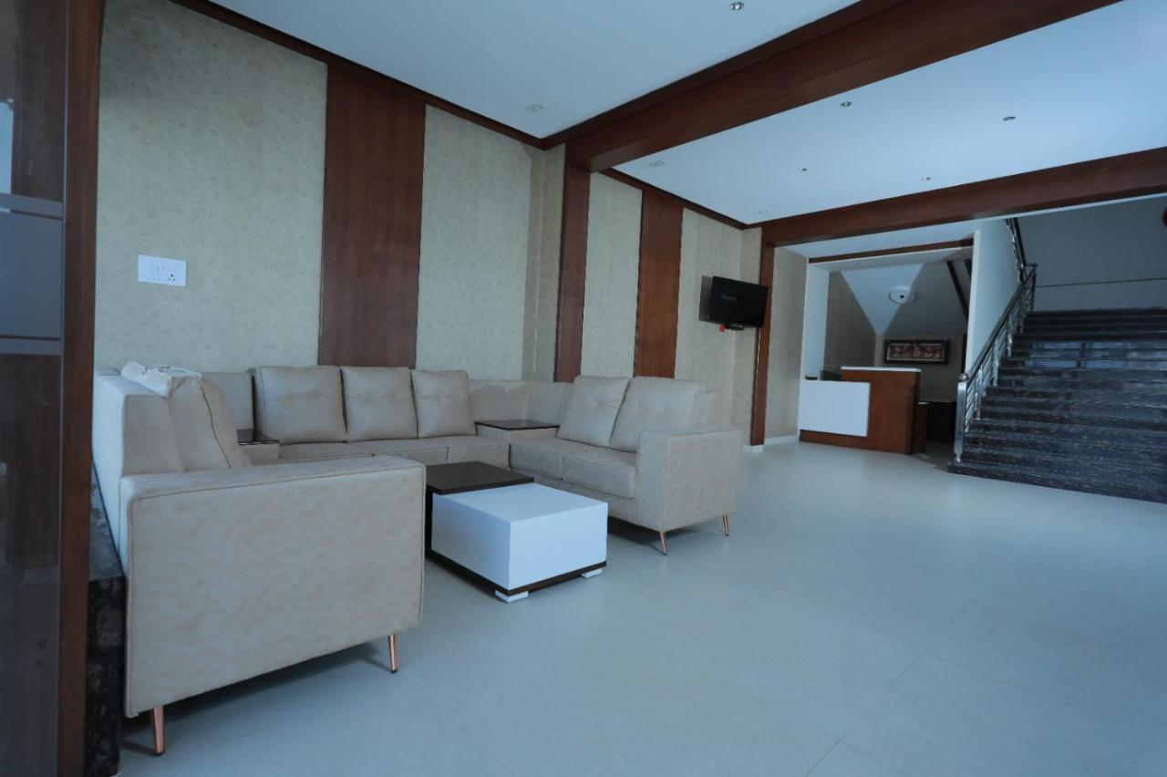 Hotel Ashok Palace Karur  Bagian luar foto