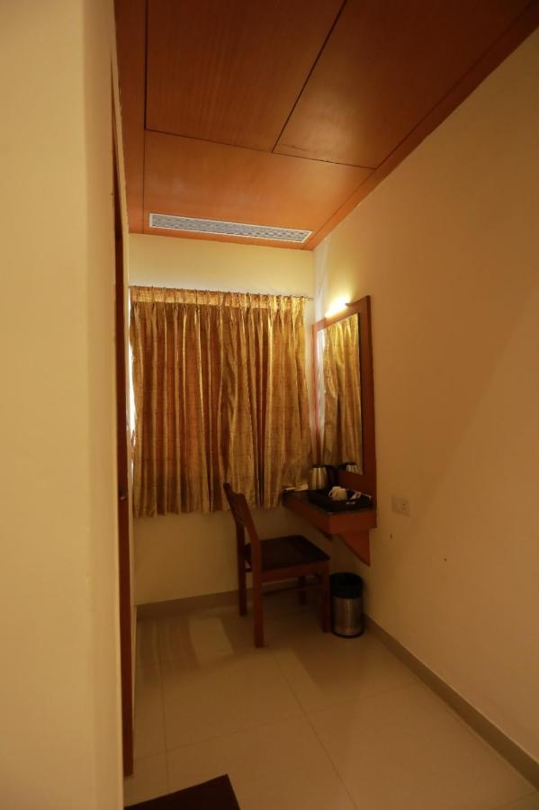 Hotel Ashok Palace Karur  Bagian luar foto