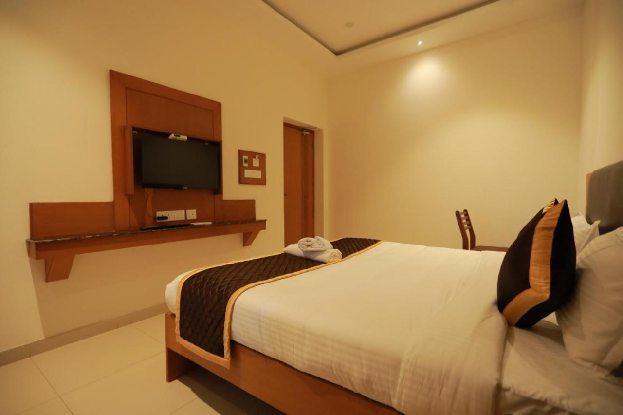 Hotel Ashok Palace Karur  Bagian luar foto